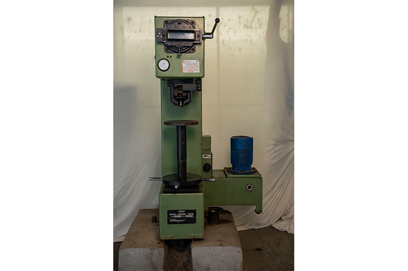 Brinell Hardness Tester up to 3000 kg 10 mm Diameter Ball
